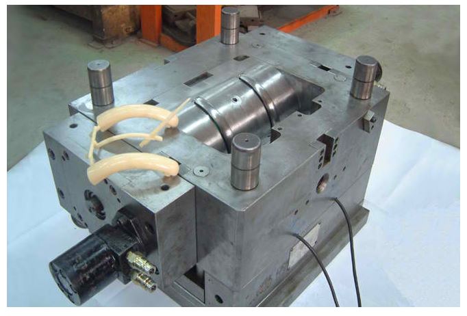 core pull 2K injection molding