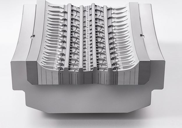 Puzzle mold for tires